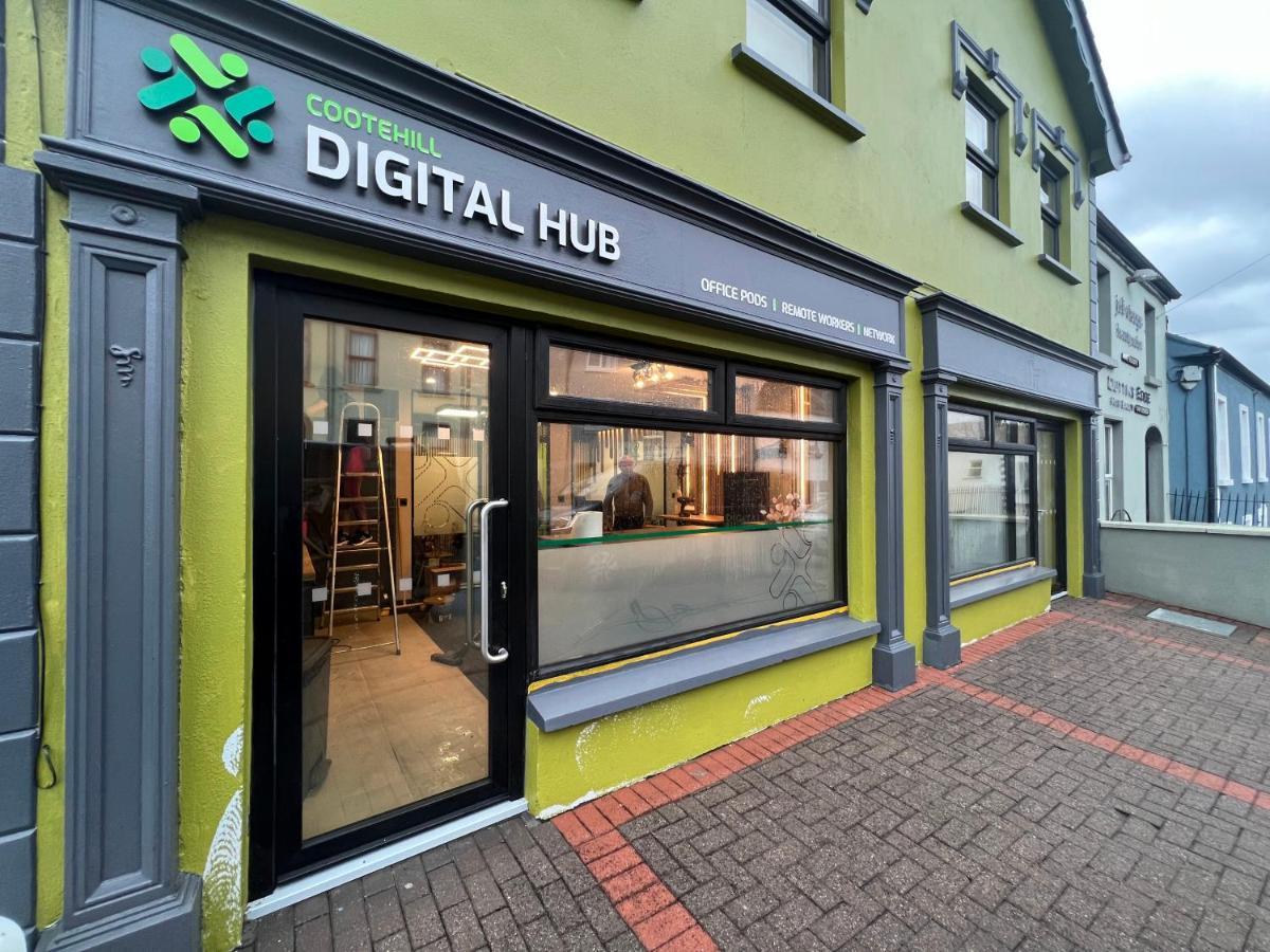 Top Of The Town No.5 Cootehill Exteriér fotografie